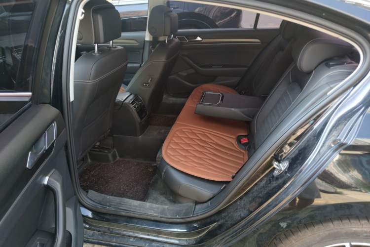 Used Volkswagen Magotan 2020 330TSI DSG Luxury Edition Left Rear Seat