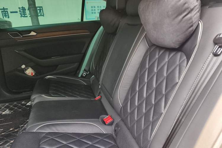 Used Volkswagen Magotan 2020 380TSI DSG Prestige Edition Left Rear Seat
