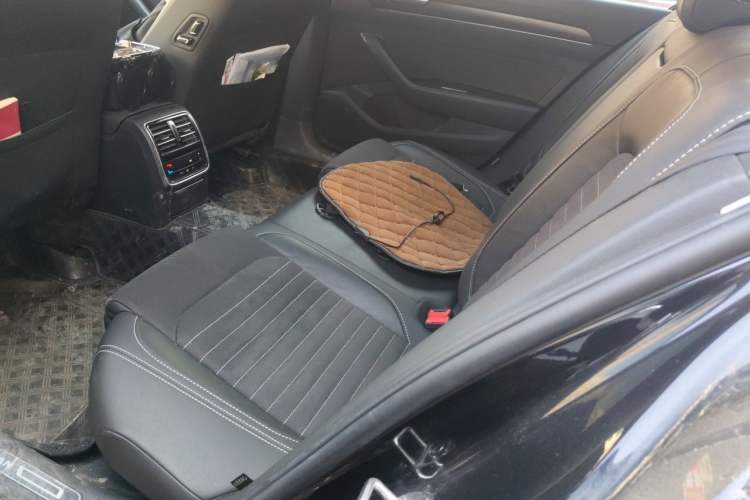 Used Volkswagen Magotan 2020 380TSI DSG Luxury Version Left Rear Seat
