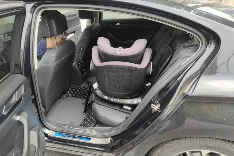 Used Volkswagen Magotan 2020 330TSI DSG Luxury Edition Left Rear Seat