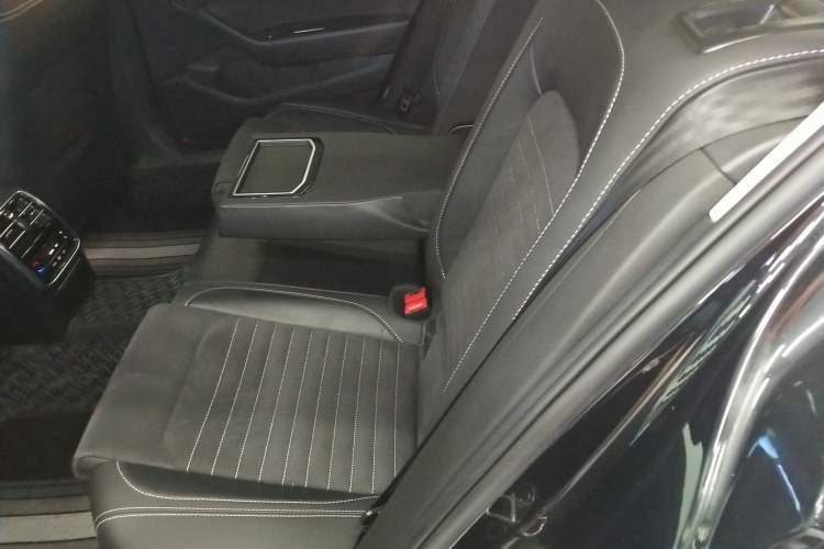 Used Volkswagen Magotan 2020 330TSI DSG Luxury Edition Left Rear Seat