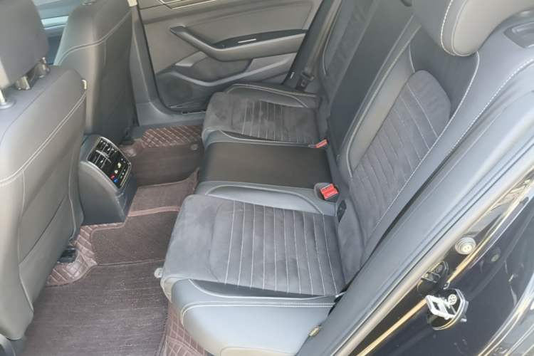 Used Volkswagen Magotan 2020 330TSI DSG Luxury Edition Left Rear Seat