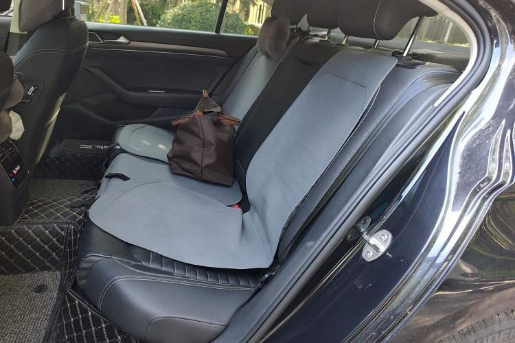 Used Volkswagen Magotan 2020 330TSI DSG Leading Model Left Rear Seat