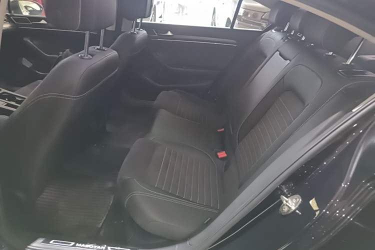 Used Volkswagen Magotan 2020 330TSI DSG Luxury Edition Left Rear Seat