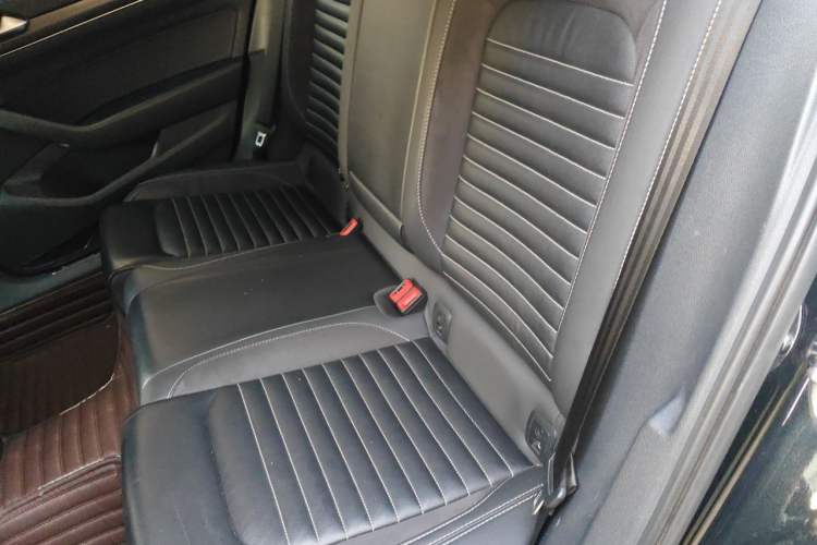 Used Volkswagen Magotan 2020 330TSI DSG Leading Model Left Rear Seat
