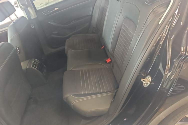 Used Volkswagen Magotan 2020 380TSI DSG Luxury Version Left Rear Seat