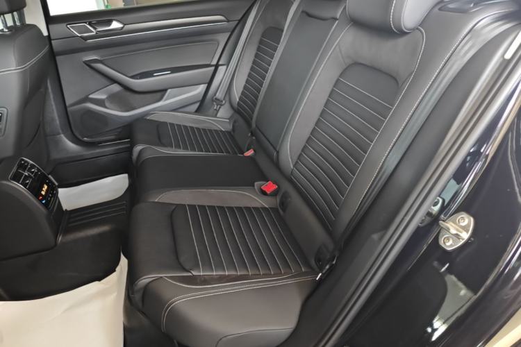 Used Volkswagen Magotan 2020 330TSI DSG Leading Model Left Rear Seat