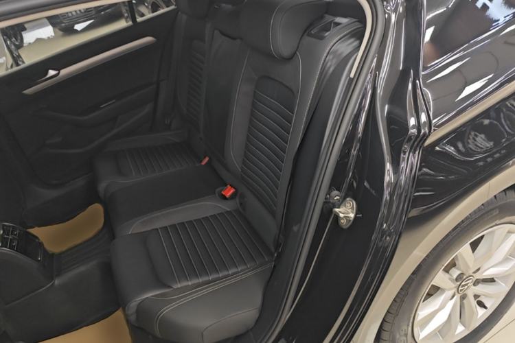 Used Volkswagen Magotan 2020 280TSI DSG Comfort Edition Left Rear Seat