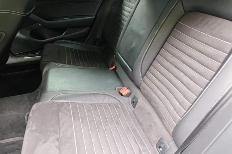 Used Volkswagen Magotan 2020 380TSI DSG Luxury Version Left Rear Seat