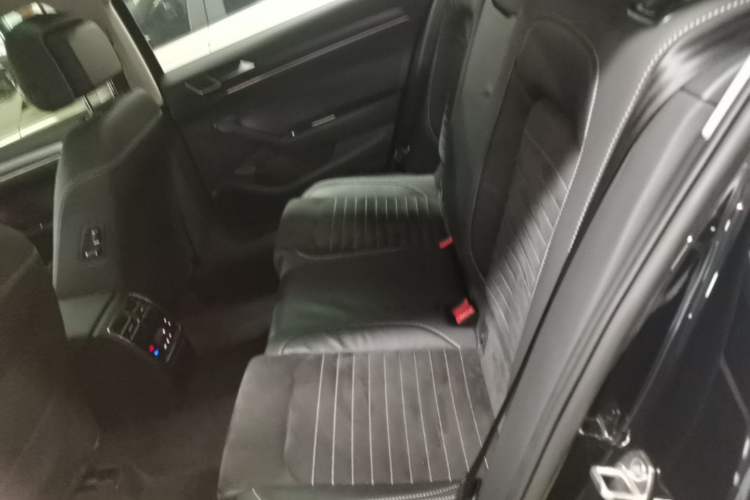 Used Volkswagen Magotan 2020 330TSI DSG Luxury Edition Left Rear Seat