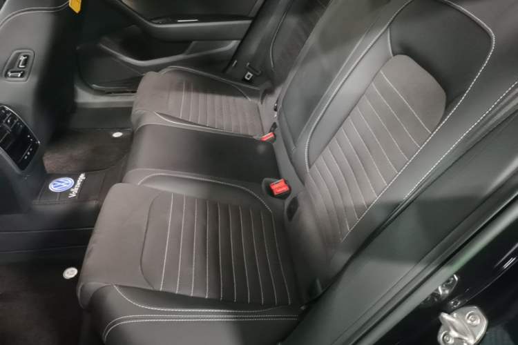 Used Volkswagen Magotan 2020 380TSI DSG Luxury Version Left Rear Seat