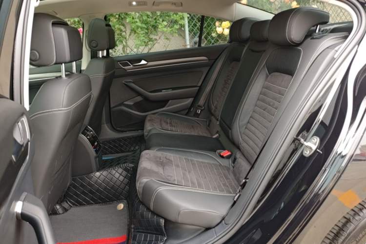 Used Volkswagen Magotan 2020 330TSI DSG Luxury Edition Left Rear Seat