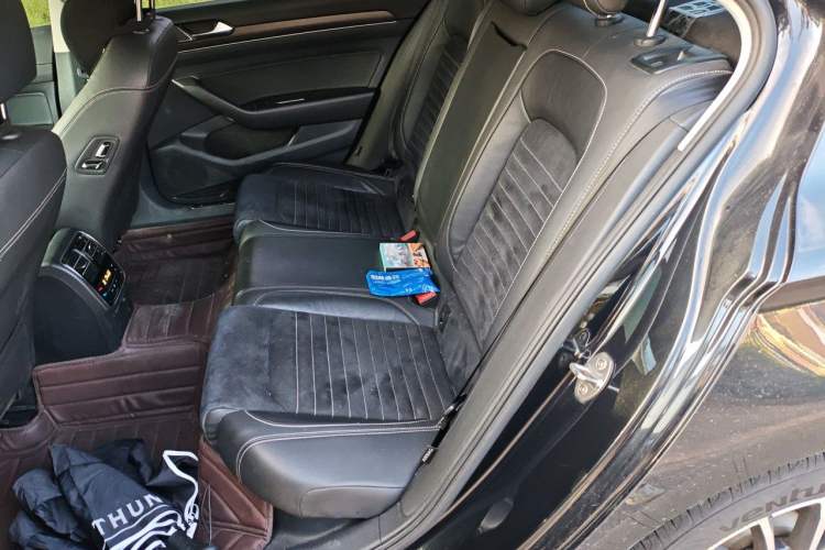 Used Volkswagen Magotan 2020 380TSI DSG Luxury Version Left Rear Seat