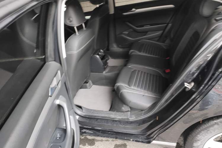 Used Volkswagen Magotan 2020 280TSI DSG Comfort Edition Left Rear Seat