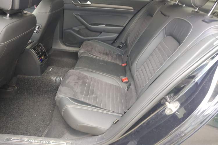Used Volkswagen Magotan 2020 330TSI DSG Luxury Edition Left Rear Seat