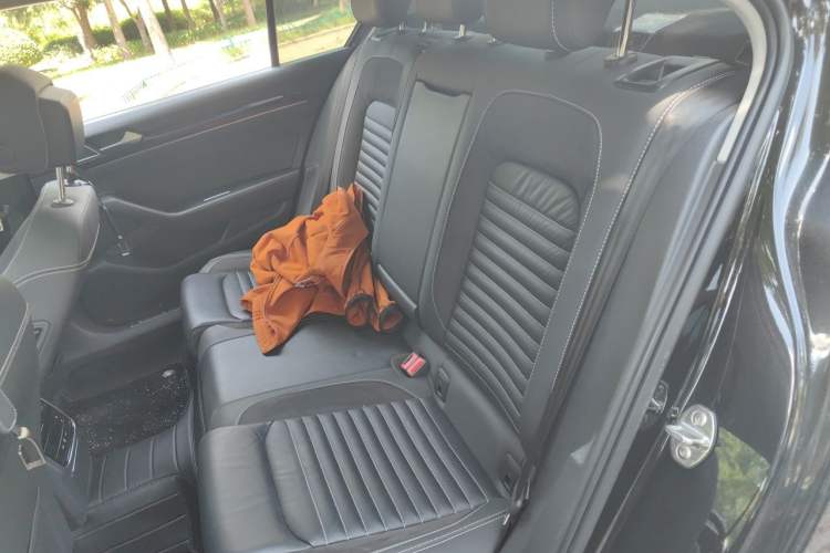 Used Volkswagen Magotan 2020 330TSI DSG Leading Model Left Rear Seat