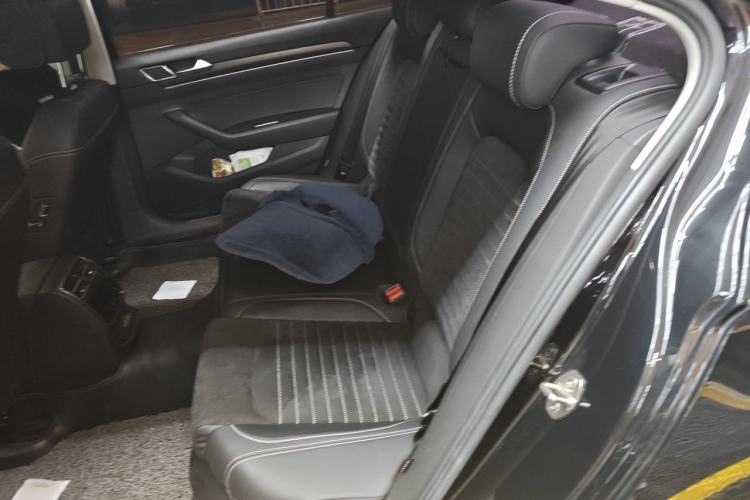 Used Volkswagen Magotan 2020 330TSI DSG Luxury Edition Left Rear Seat