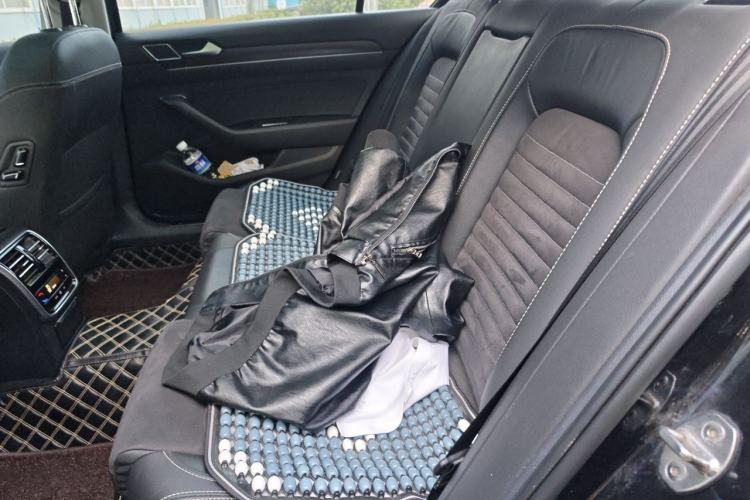 Used Volkswagen Magotan 2020 380TSI DSG Luxury Version Left Rear Seat