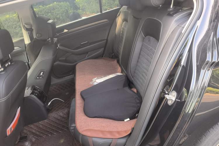 Used Volkswagen Magotan 2020 330TSI DSG Luxury Edition Left Rear Seat