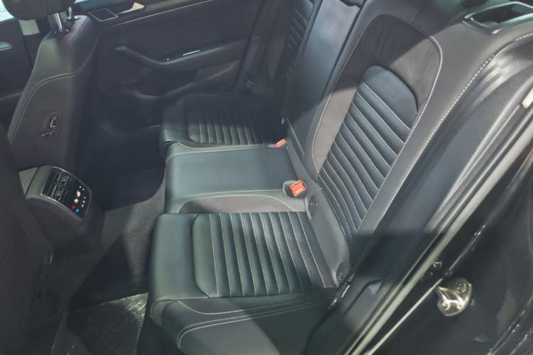 Used Volkswagen Magotan 2020 330TSI DSG Leading Model Left Rear Seat