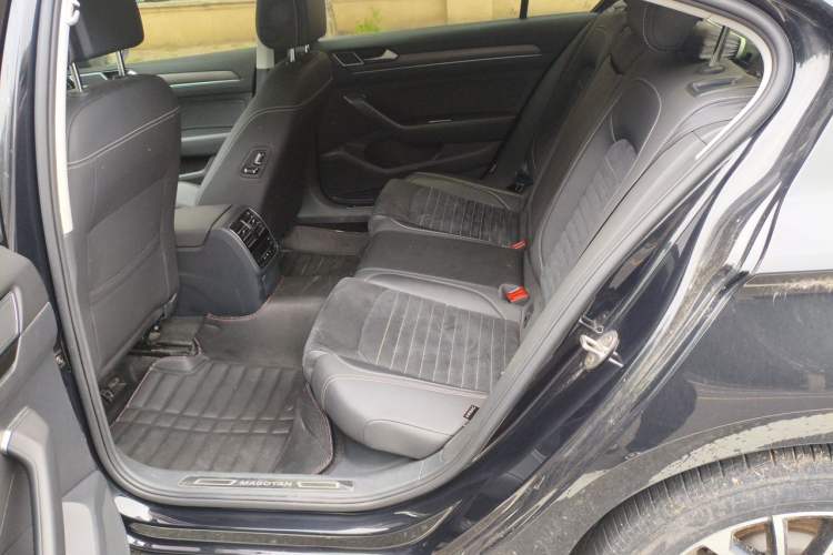 Used Volkswagen Magotan 2020 330TSI DSG Luxury Edition Left Rear Seat