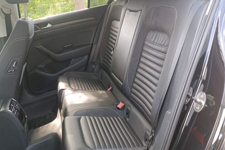 Used Volkswagen Magotan 2020 330TSI DSG Leading Model Left Rear Seat