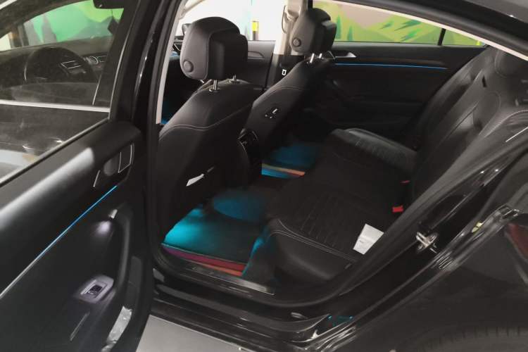 Used Volkswagen Magotan 2020 330TSI DSG Luxury Edition Left Rear Seat