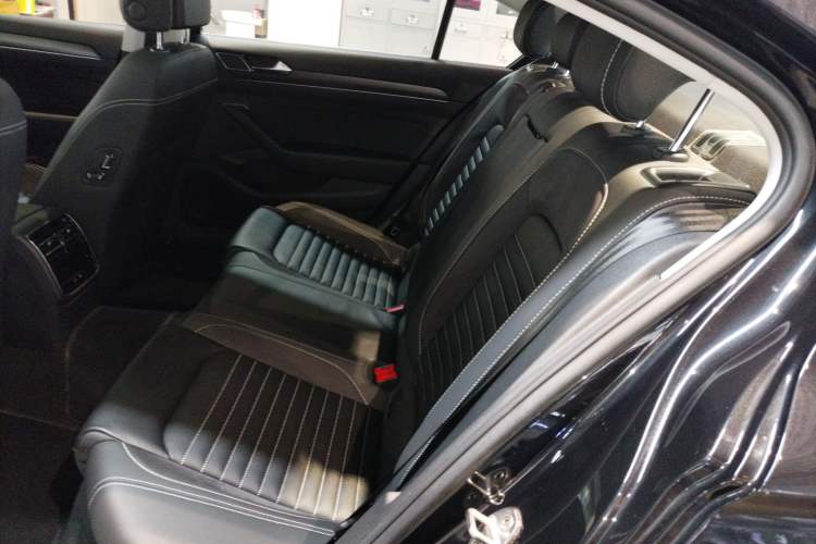 Used Volkswagen Magotan 2020 330TSI DSG Leading Model Left Rear Seat