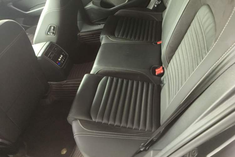 Used Volkswagen Magotan 2020 330TSI DSG Leading Model Left Rear Seat
