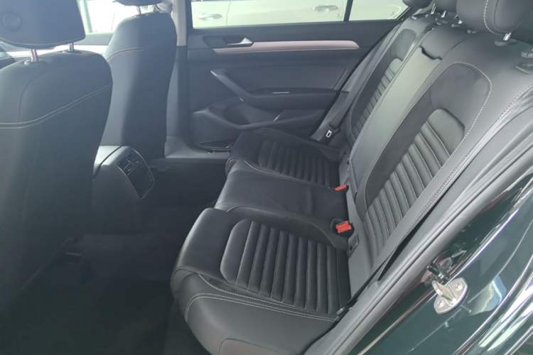 Used Volkswagen Magotan 2020 280TSI DSG Comfort Edition Left Rear Seat