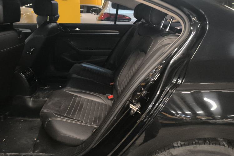 Used Volkswagen Magotan 2020 330TSI DSG Luxury Edition Left Rear Seat
