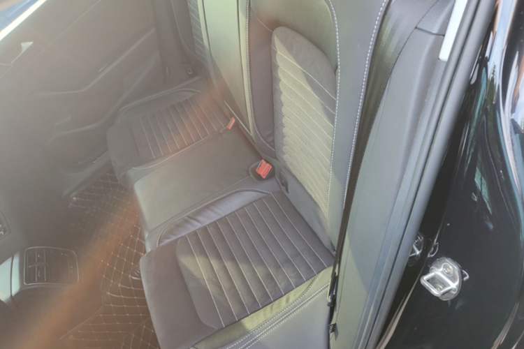 Used Volkswagen Magotan 2020 330TSI DSG Luxury Edition Left Rear Seat
