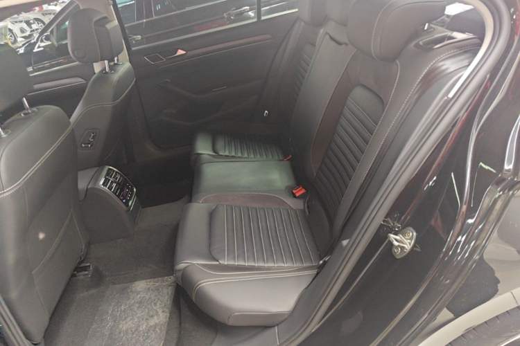 Used Volkswagen Magotan 2020 330TSI DSG Leading Model Left Rear Seat