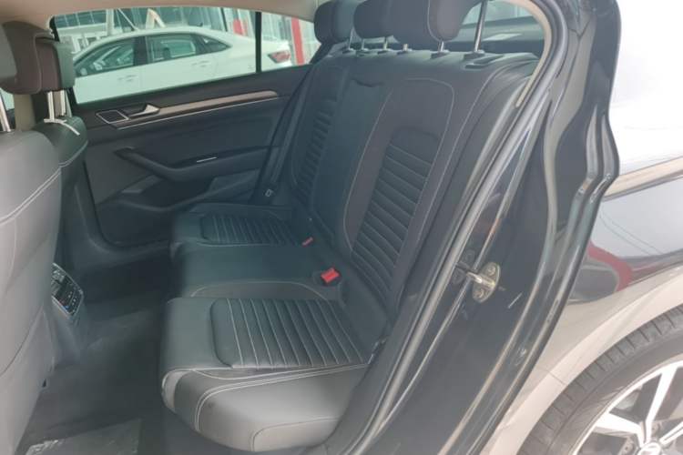 Used Volkswagen Magotan 2020 330TSI DSG Leading Model Left Rear Seat