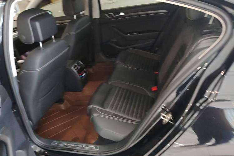 Used Volkswagen Magotan 2020 330TSI DSG Leading Model Left Rear Seat