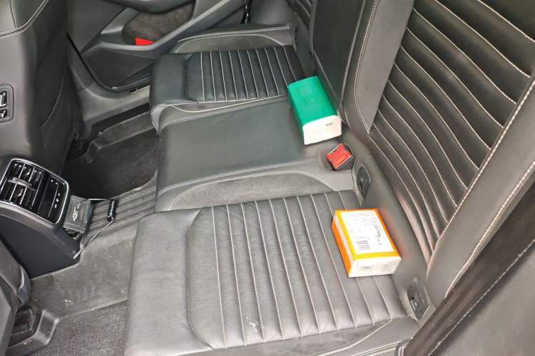 Used Volkswagen Magotan 2020 330TSI DSG Leading Model Left Rear Seat
