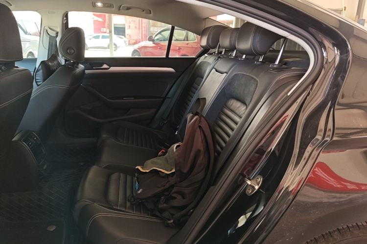 Used Volkswagen Magotan 2020 280TSI DSG Comfort Edition Left Rear Seat
