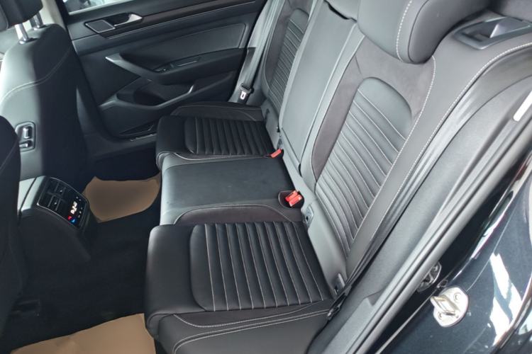 Used Volkswagen Magotan 2020 330TSI DSG Leading Model Left Rear Seat