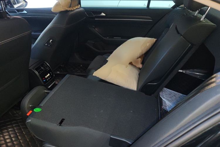 Used Volkswagen Magotan 2020 330TSI DSG Luxury Edition Left Rear Seat