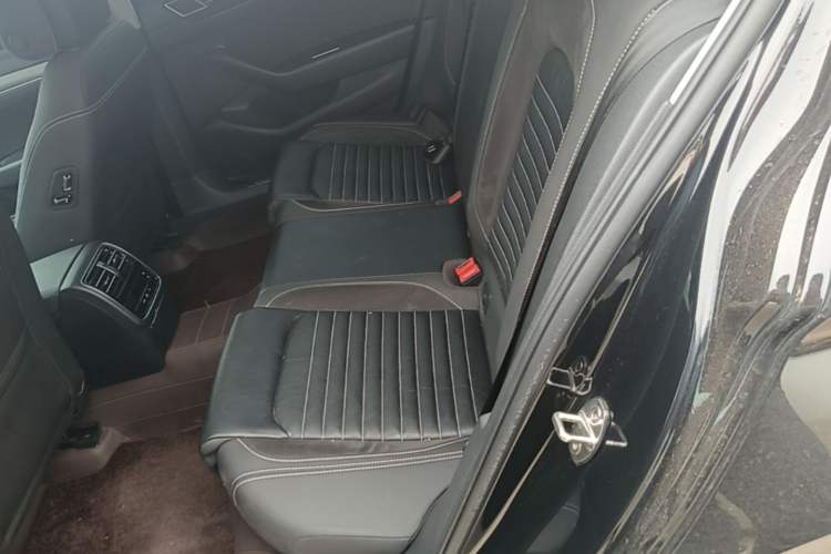 Used Volkswagen Magotan 2020 330TSI DSG Leading Model Left Rear Seat
