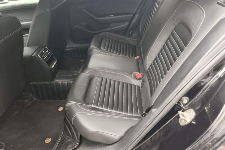 Used Volkswagen Magotan 2020 280TSI DSG Comfort Edition Left Rear Seat
