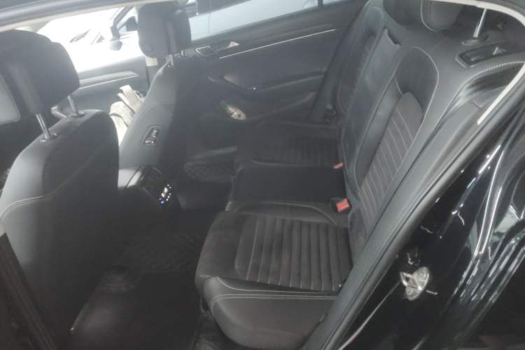 Used Volkswagen Magotan 2020 330TSI DSG Luxury Edition Left Rear Seat