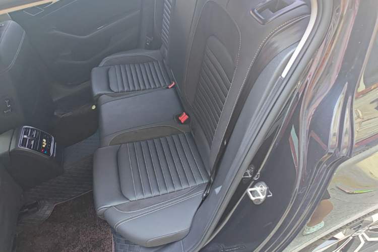 Used Volkswagen Magotan 2020 330TSI DSG Leading Model Left Rear Seat