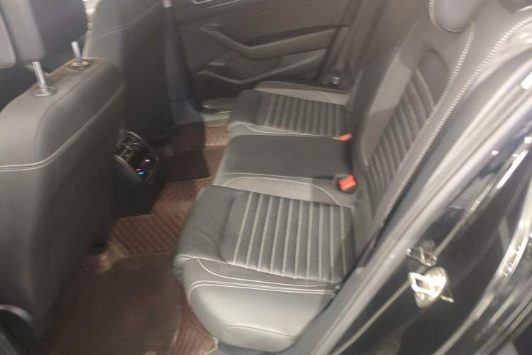 Used Volkswagen Magotan 2020 330TSI DSG Luxury Edition Left Rear Seat
