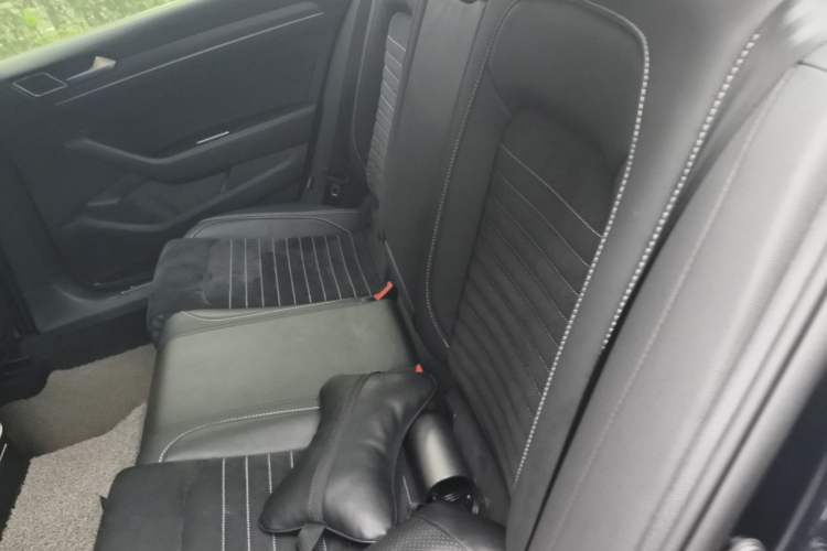 Used Volkswagen Magotan 2020 380TSI DSG Luxury Version Left Rear Seat