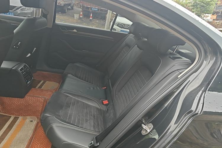 Used Volkswagen Magotan 2020 380TSI DSG Luxury Version Left Rear Seat