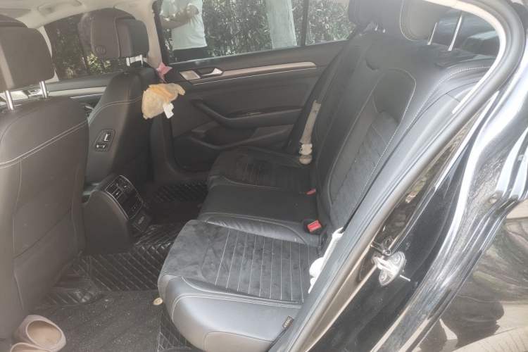 Used Volkswagen Magotan 2020 330TSI DSG Luxury Edition Left Rear Seat