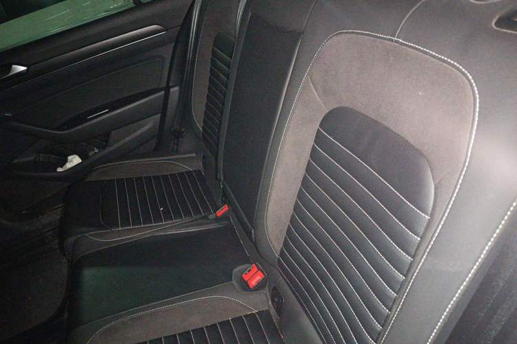 Used Volkswagen Magotan 2020 330TSI DSG Leading Model Left Rear Seat