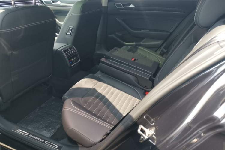 Used Volkswagen Magotan 2020 330TSI DSG Luxury Edition Left Rear Seat