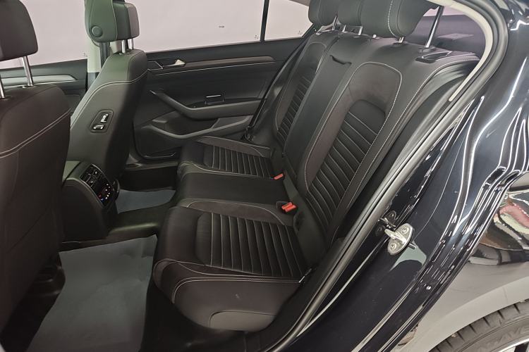 Used Volkswagen Magotan 2020 330TSI DSG Leading Model Left Rear Seat
